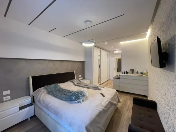 Tirane, jepet me qera apartament 3+1+Aneks+Ballkon Kati 3, 140 m² 1.350 € (Kopshti Zoologjik)