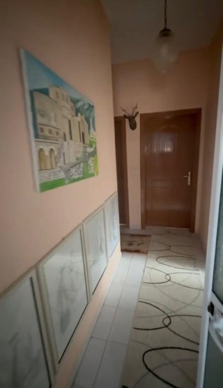 Tirane, jepet me qera apartament 3+1+Ballkon Kati 5, 120 m² 55.000 leke