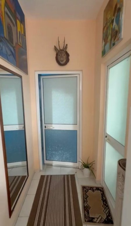 Tirane, jepet me qera apartament 3+1+Ballkon Kati 5, 120 m² 55.000 leke