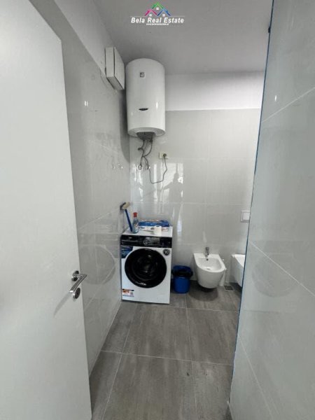 Tirane, jepet me qera apartament 1+1+Ballkon Kati 1, 65 m² 650 € (mine peza)