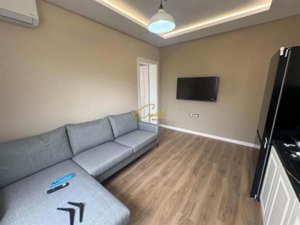 Tirane, jepet me qera apartament 1+1 Kati 4, 102 m² 550 € (ISH STACIONI TRENIT)