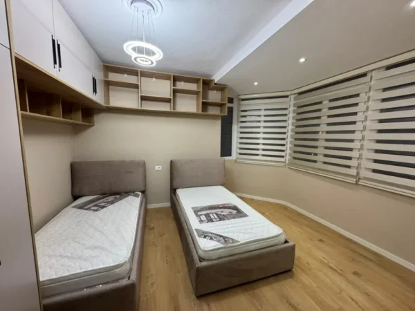 Tirane, shitet 2+1 Kati 7, 96 m² 150.000 € 