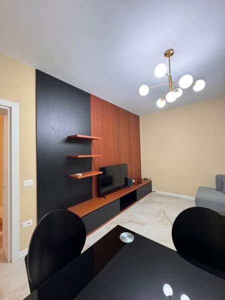 Tirane, jepet me qera Vile 2+1 Kati 0, 145 m² 1.100 € (pallati brigadave)