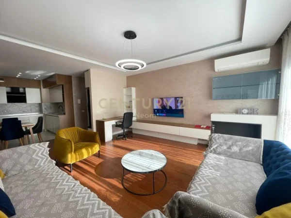 Tirane, jepet me qera apartament 3+1+Aneks+Ballkon Kati 5, 119 m² 800 € (Rezidenca TOWER BRIDGE 2)