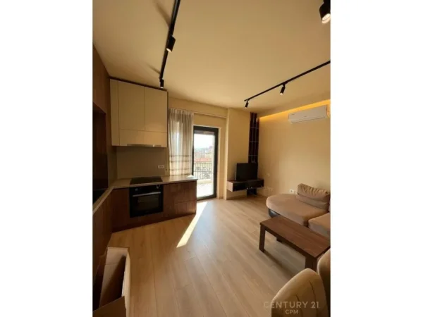 Tirane, jepet me qera apartament 1+1 Kati 7, 50 m² 850 € (Rruga e barrikadave)