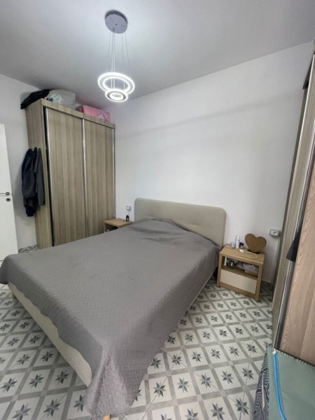 Tirane, jepet me qera apartament 1+1 Kati 10, 70 m² 450 € (RRUGA E KAVAJES)