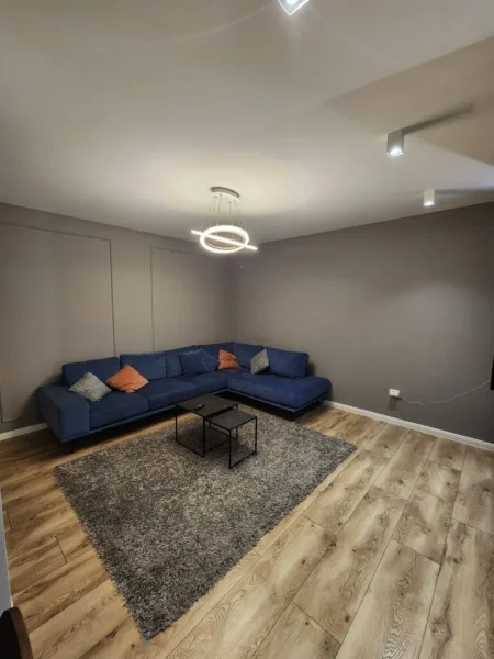 Tirane, jepet me qera apartament 2+1+2+Ballkon Kati 5, 100 m² 1.100 € (Quartum Residence, Rruga Panorama)