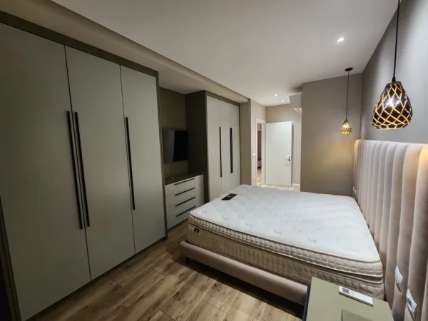 Tirane, jepet me qera apartament 2+1+2+Ballkon Kati 5, 100 m² 1.100 € (Quartum Residence, Rruga Panorama)