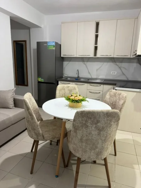 Tirane, jepet me qera apartament 1+1 Kati 1, 50 m² 450 € (Laprake, tek KUPOLA, rruga Pandi Dardha)