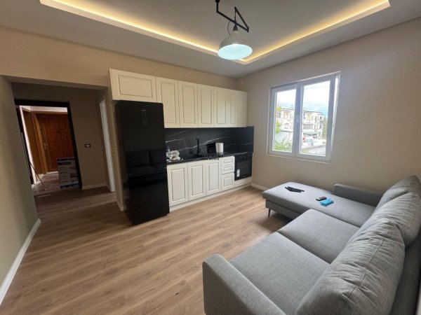 Tirane, jepet me qera apartament 1+1 Kati 4, 50 m² 550 € (STACIONI I TRENIT)