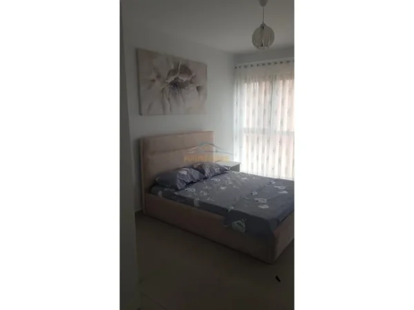 Tirane, jepet me qera apartament 2+1+Ballkon Kati 5, 110 m² 750 € (Rr.e Dibres)