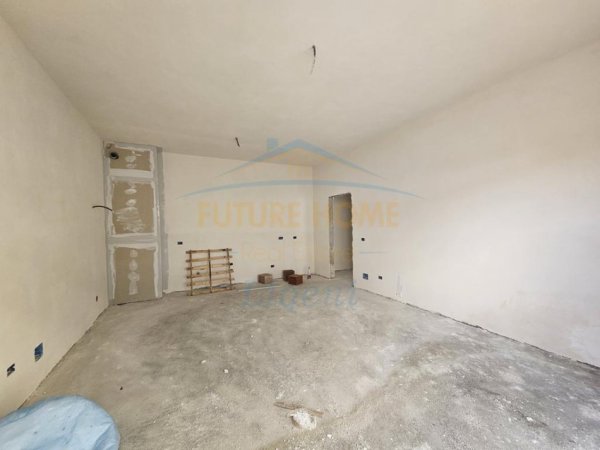 Tirane, shitet apartament 2+1 Kati 0, 135 m² 168.000 € (Kompleksi Univers City, Tiranë.)