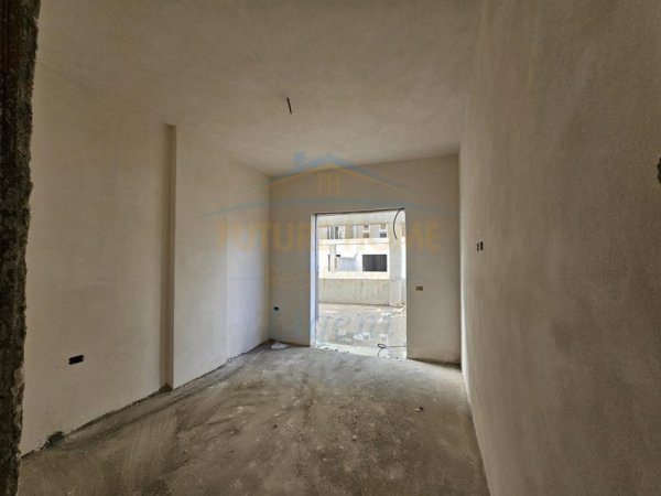 Tirane, shitet apartament 2+1 Kati 0, 135 m² 168.000 € (Kompleksi Univers City, Tiranë.)