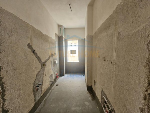 Tirane, shitet apartament 2+1 Kati 0, 135 m² 168.000 € (Kompleksi Univers City, Tiranë.)