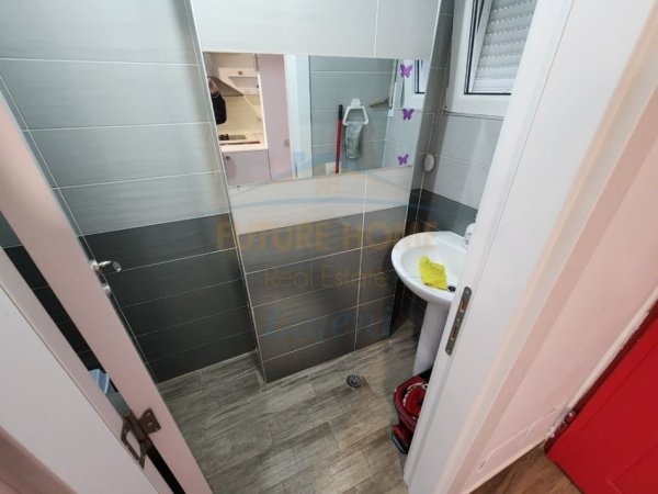 Tirane, jepet me qera apartament duplex 2+1+Ballkon Kati 1, 119 m² 650 € (Kodra e Diellit)