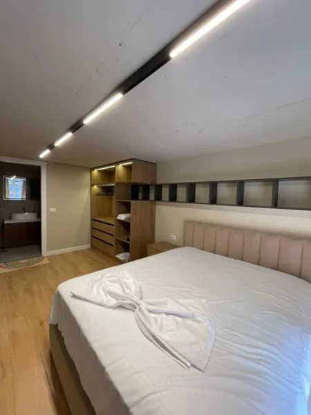 Tirane, shitet apartament duplex 1+1 Kati 1, 70m² 115.000 € (Golden Park 3)