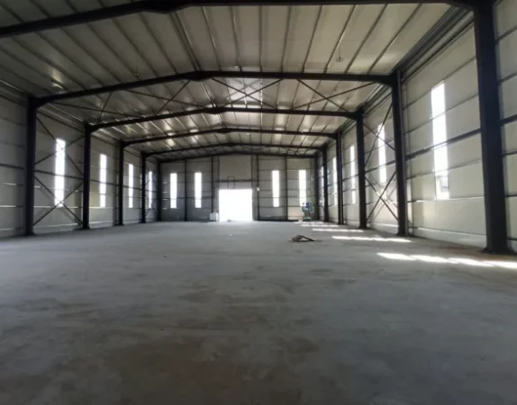 Tirane, shitet magazine Kati 0, 2.200 m² (Prane QTU)