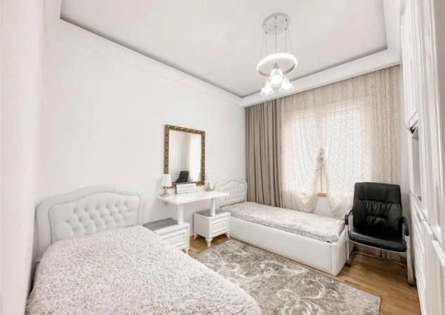 Tirane, shitet apartament 3+1+Ballkon Kati 3, 123 m² 230.000 € (Kopshti Botanik)