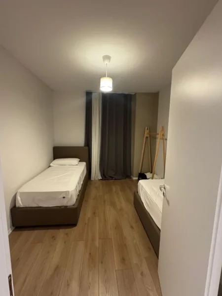 Tirane, jepet me qera apartament 2+1+Ballkon Kati 2, 94 m² 500 € (Univers City 2+1+Post Parkimi Per Qera Totalisht I Investuar)