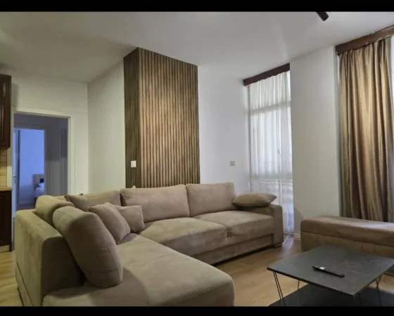 Tirane, jepet me qera apartament 2+1+Ballkon Kati 8, 115 m² 850 € (medar shtylla)