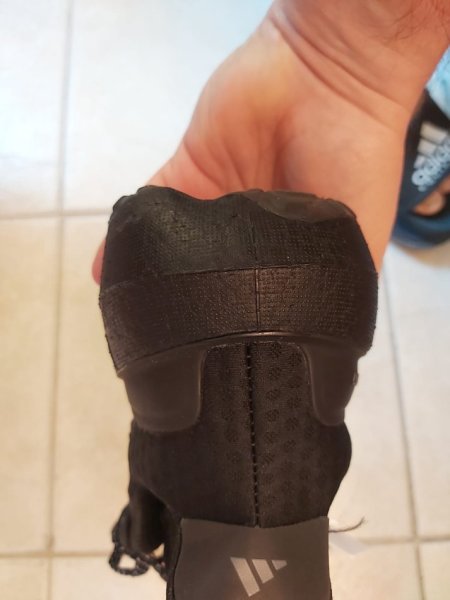 Tirane, shes Atlete per meshkuj Adidas Ultrabosst Crdy(Kunder shiut) 60 €