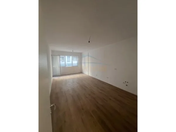 Tirane, shitet apartament 2+1 Kati 2, 95 m² 118.000 € 