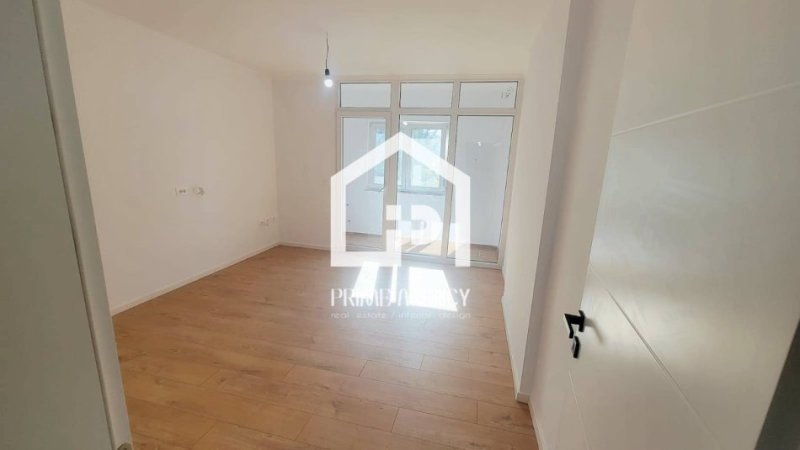Tirane, shitet apartament 2+1+Ballkon Kati 4, 70 m² 138.000 € (don bosko)