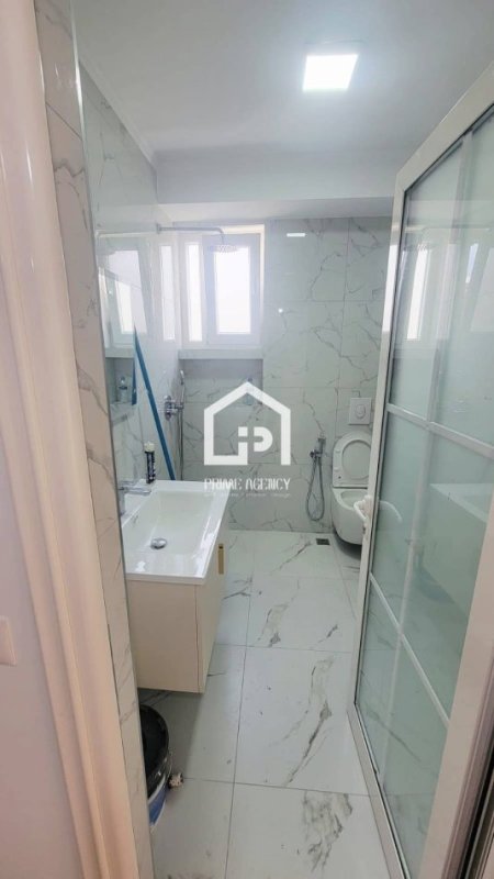 Tirane, shitet apartament 2+1+Ballkon Kati 4, 70 m² 138.000 € (don bosko)