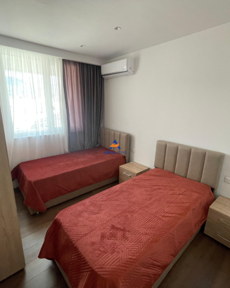 Tirane, jepet me qera apartament 2+1+Ballkon Kati 7, 90 m² 1.000 € (rruga mine peza)
