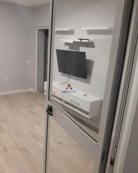 Tirane, jepet me qera apartament 1+1 Kati 0, 40 m² 450 € (stadiumi dinamo)