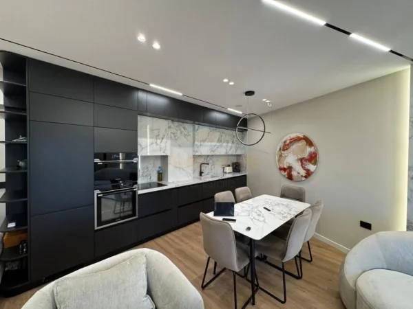 Tirane, shes apartament 2+1+Ballkon Kati 5, 99 m² 320.000 € (PRANE KODRES SE DIELLIT 1)