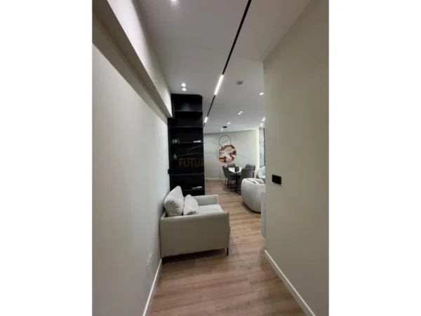 Tirane, shes apartament 2+1+Ballkon Kati 5, 99 m² 320.000 € (PRANE KODRES SE DIELLIT 1)