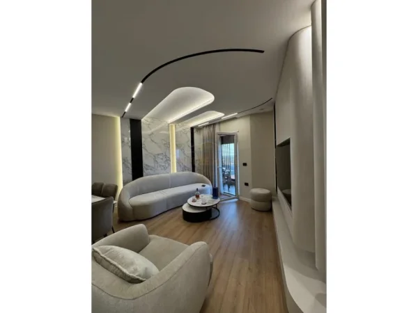 Tirane, shes apartament 2+1+Ballkon Kati 5, 99 m² 320.000 € (PRANE KODRES SE DIELLIT 1)