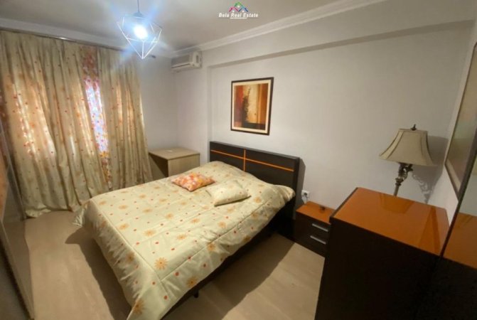 Tirane, jepet me qera apartament 3+1+Ballkon Kati 6, 126 m² 1.100 € (prane Piazza)