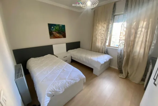Tirane, jepet me qera apartament 3+1+Ballkon Kati 6, 126 m² 1.100 € (prane Piazza)
