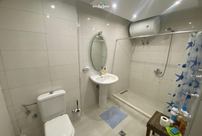 Tirane, jepet me qera apartament 3+1+Ballkon Kati 6, 126 m² 1.100 € (prane Piazza)