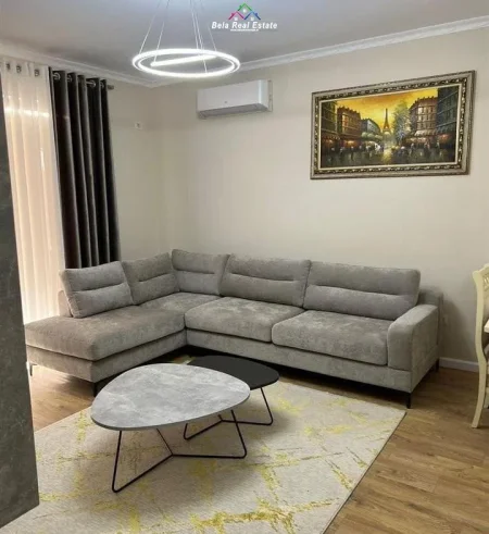 Tirane, jepet me qera apartament 2+1 Kati 2, 105 m² 800 € (prane Market Ana)