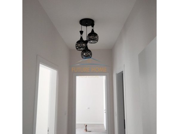 Tirane, jepet me qera apartament 2+1+Ballkon Kati 2, 93 m² 700 € (ZOGU I ZI)