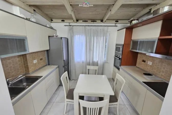 Tirane, jepet me qera apartament 2+1 Kati 2, 80 m² 600 € (prane Drejtorise se Higjenes,)