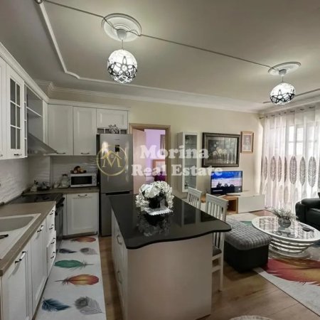 Tirane, jepet me qera apartament 2+1 Kati 8, 90 m² 450 € (Yzberisht)