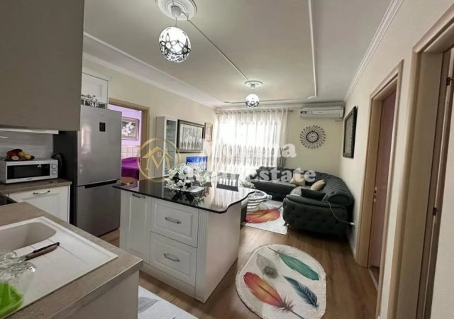 Tirane, jepet me qera apartament 2+1 Kati 8, 90 m² 450 € (Yzberisht)