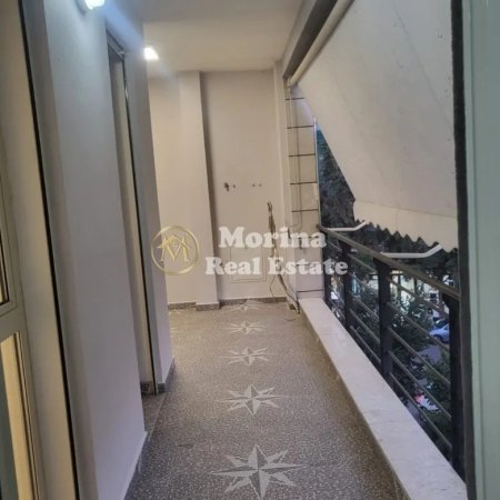 Tirane, jepet me qera apartament 2+1+Ballkon Kati 2, 90 m² 700 € (Don Bosko)