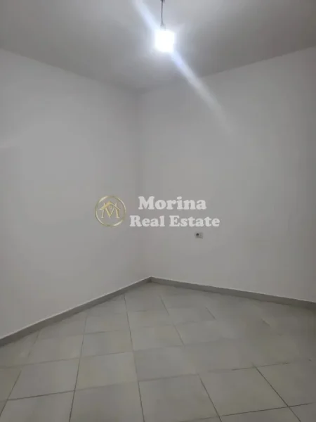 Tirane, jepet me qera apartament 2+1+Ballkon Kati 2, 90 m² 500 € (Don Bosko)