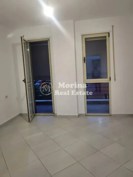 Tirane, jepet me qera apartament 2+1+Ballkon Kati 2, 90 m² 500 € (Don Bosko)