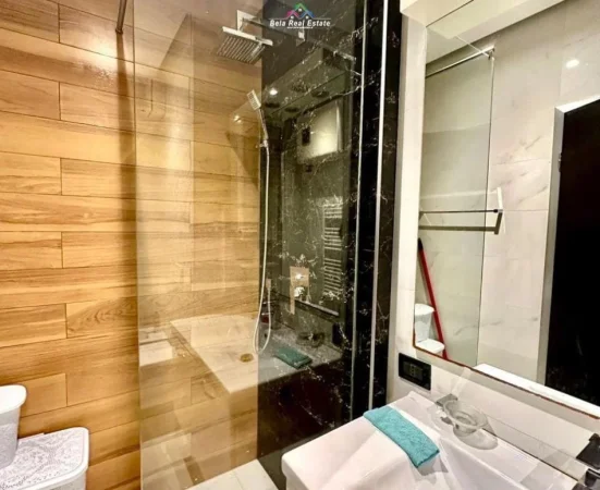 Tirane, jepet me qera apartament 1+1 Kati 10, 950 m² 950 € (prane Supermarket Sparit,)