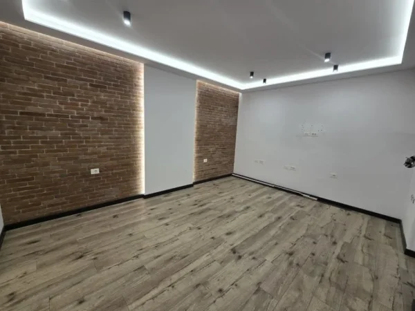 Tirane, shitet apartament 1+1+Ballkon Kati 1, 62 m² 158.000 € 
