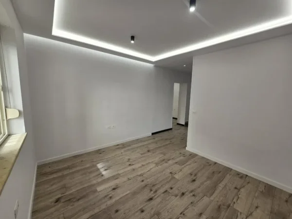 Tirane, shitet apartament 1+1+Ballkon Kati 1, 62 m² 158.000 € 
