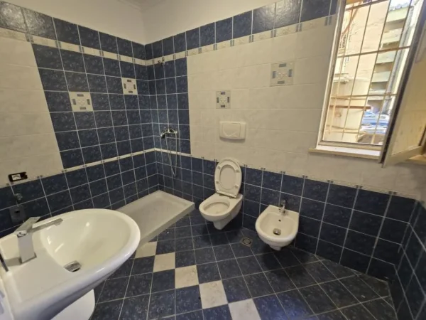 Tirane, shitet apartament 1+1+Ballkon Kati 1, 62 m² 158.000 € 