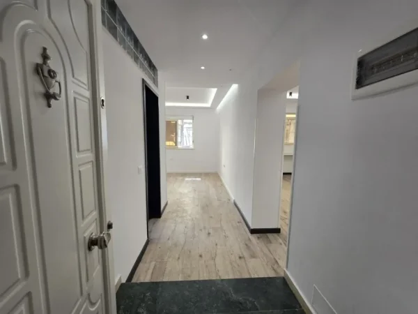 Tirane, shitet apartament 1+1+Ballkon Kati 1, 62 m² 158.000 € 