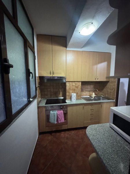 Tirane, jepet me qera apartament 2+1+Ballkon Kati 4, 100 m² 550 € 